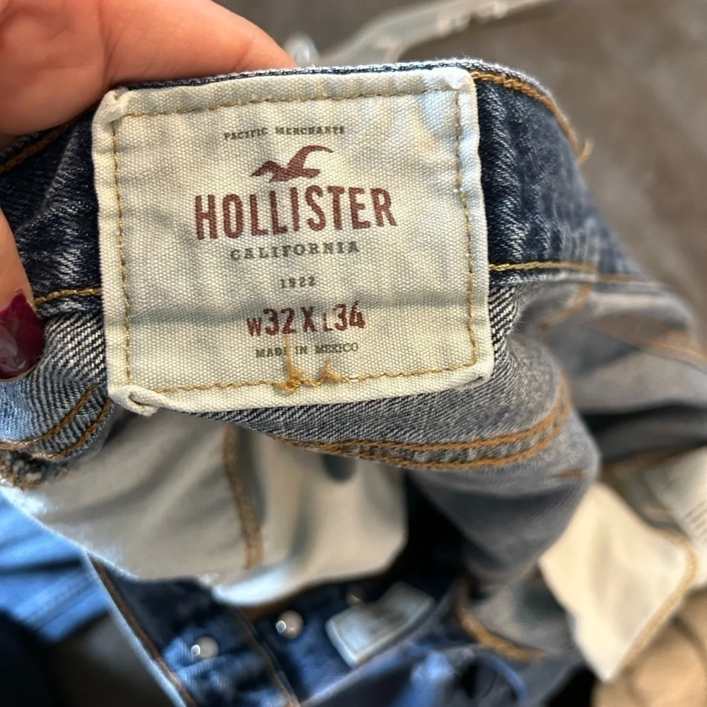 Hollister nice preowned